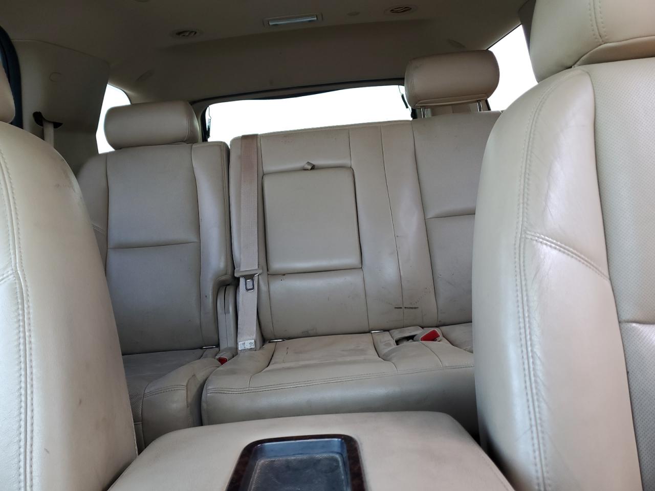 2010 GMC Yukon - Image 10
