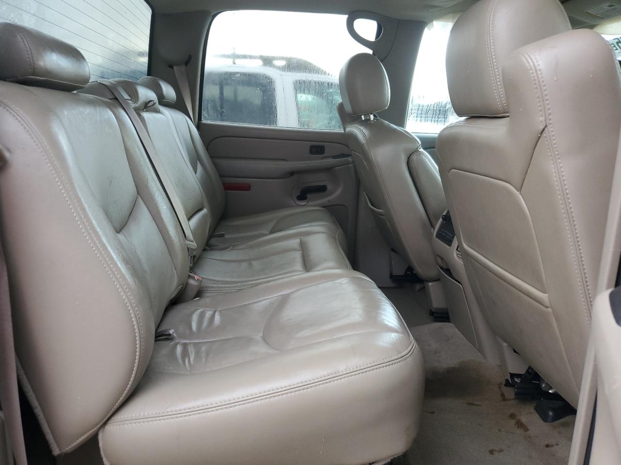 2006 Chevrolet Silverado - Image 10