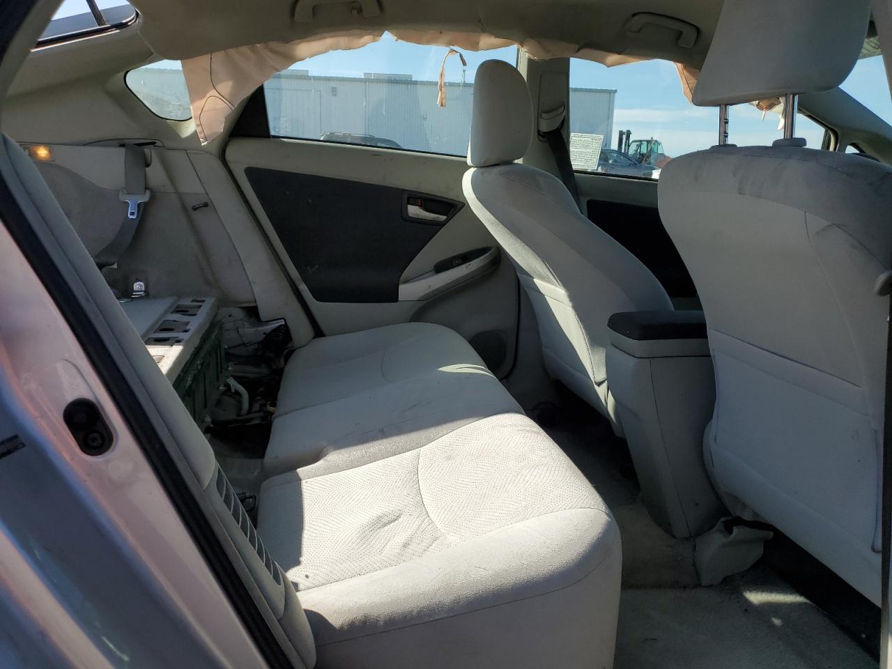 2010 Toyota Prius - Image 11