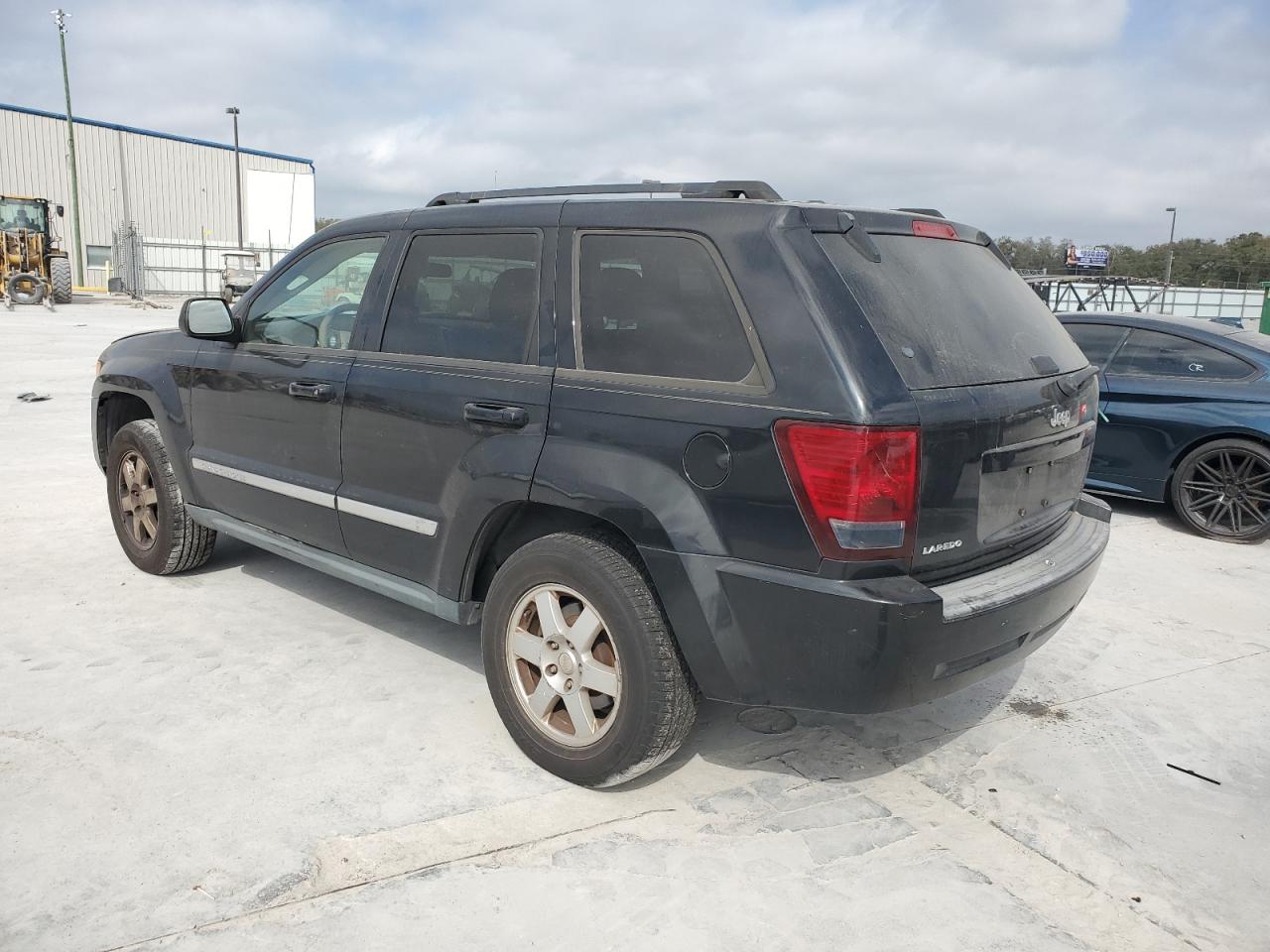2010 Jeep Grand Cherokee - Image 2