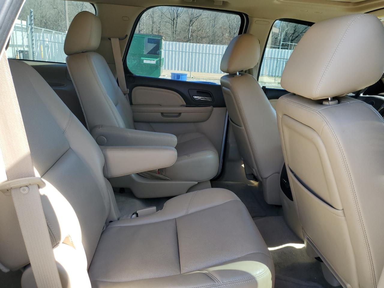 2011 GMC Yukon - Image 11