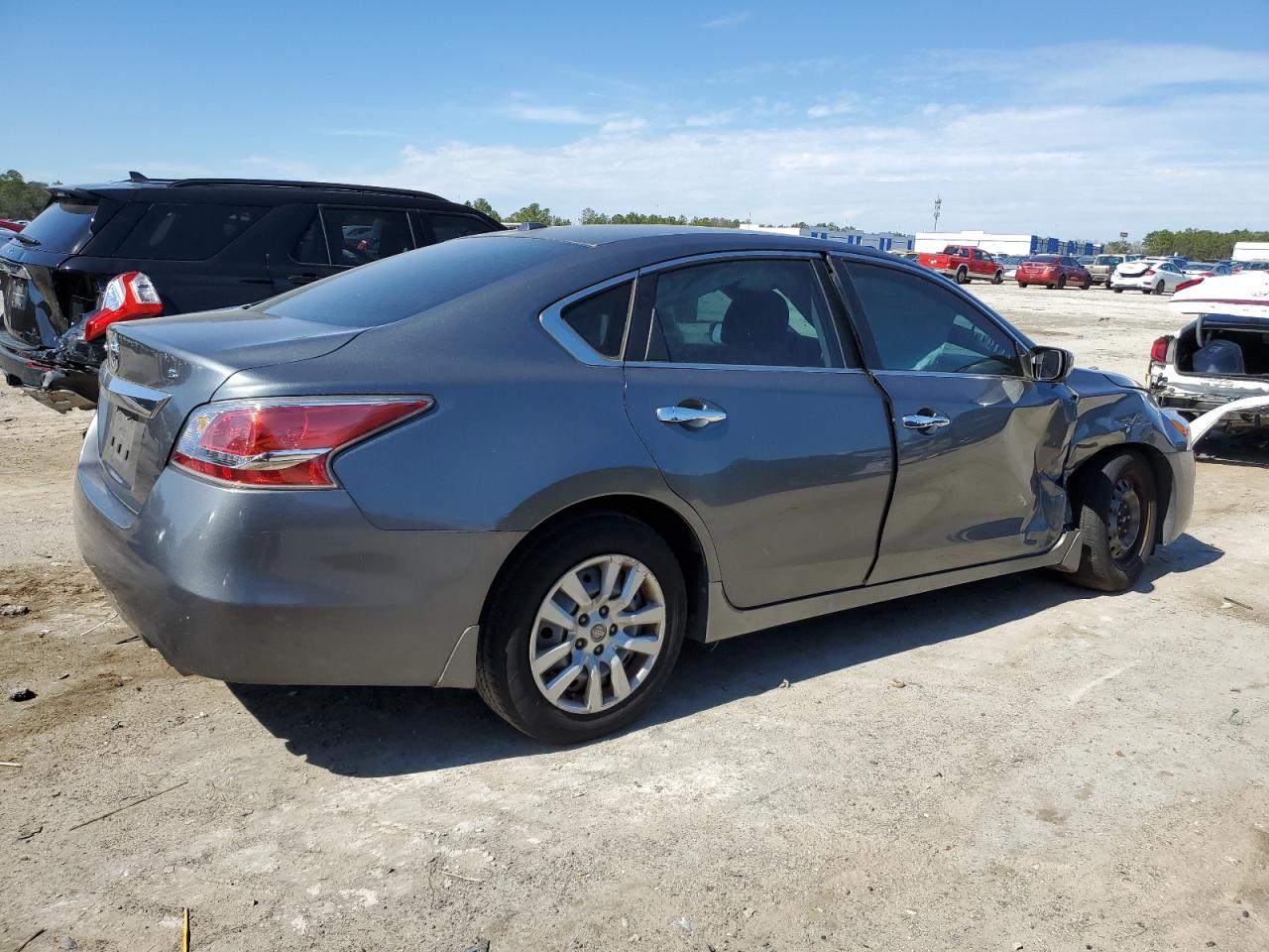 2015 Nissan Altima - Image 3