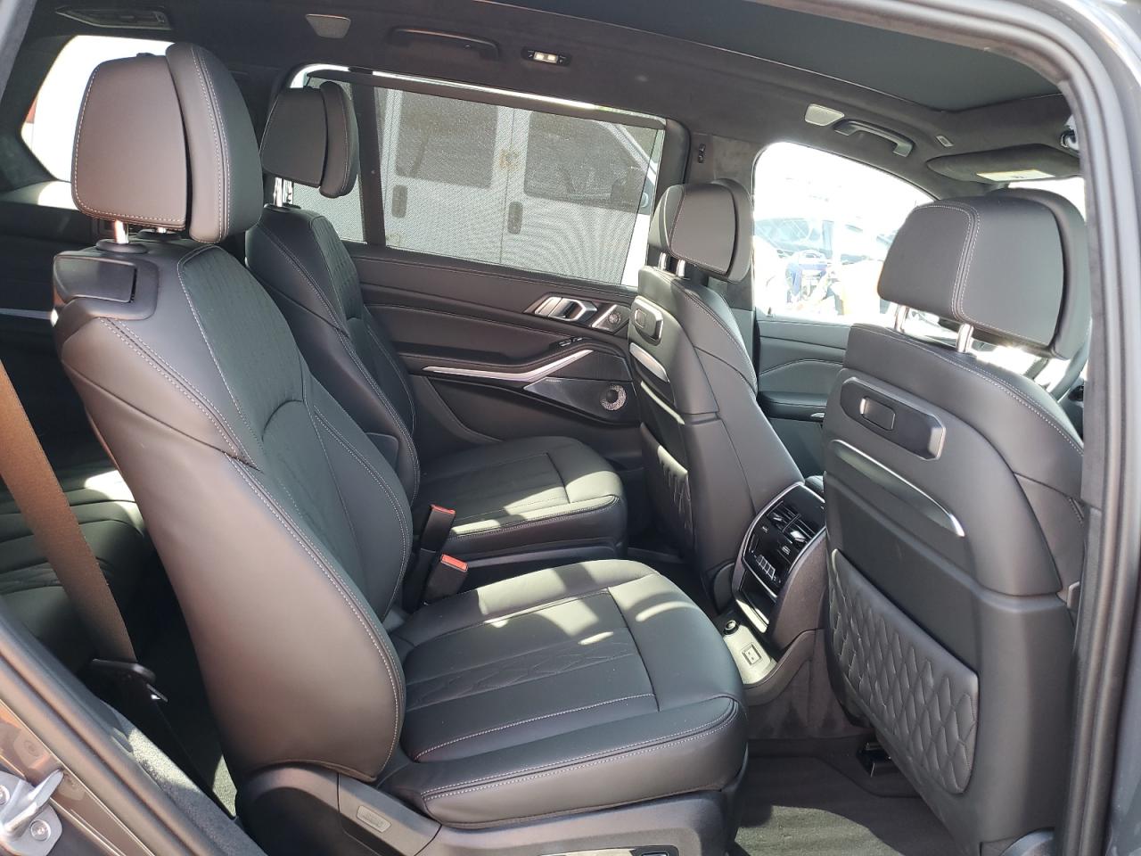 2024 BMW X7 - Image 11
