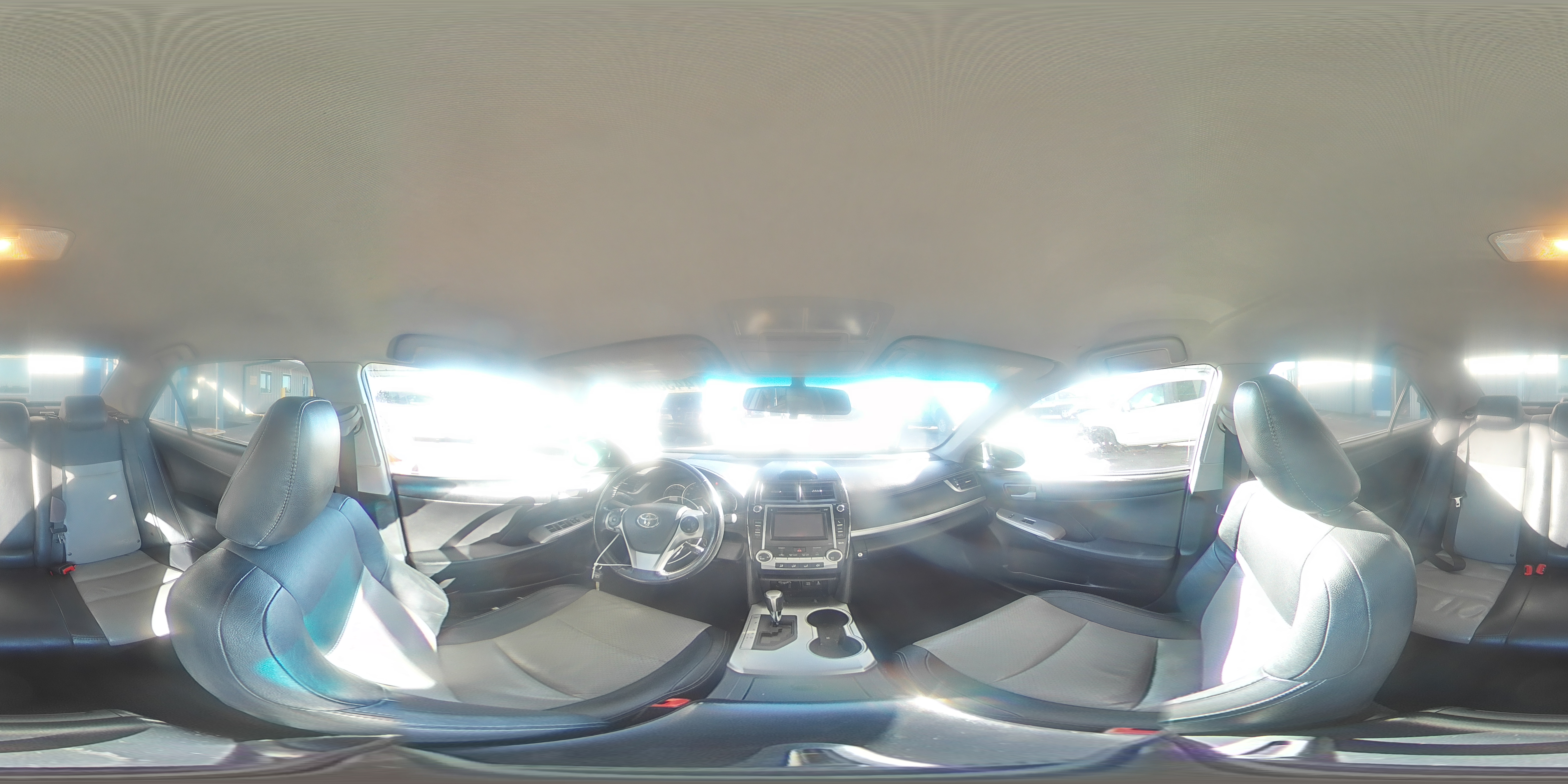 2013 Toyota Camry - Image 12