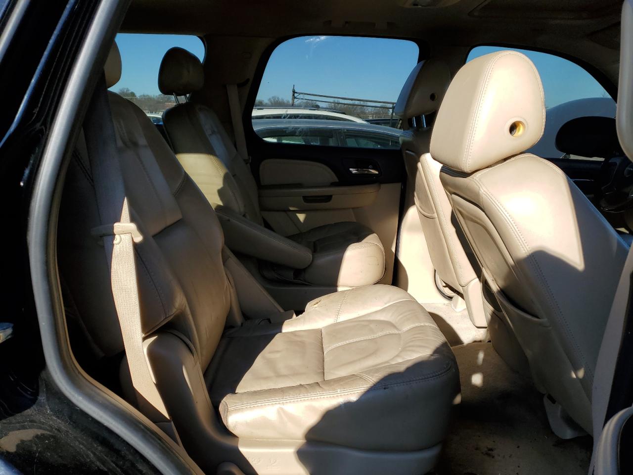 2007 GMC Yukon - Image 11