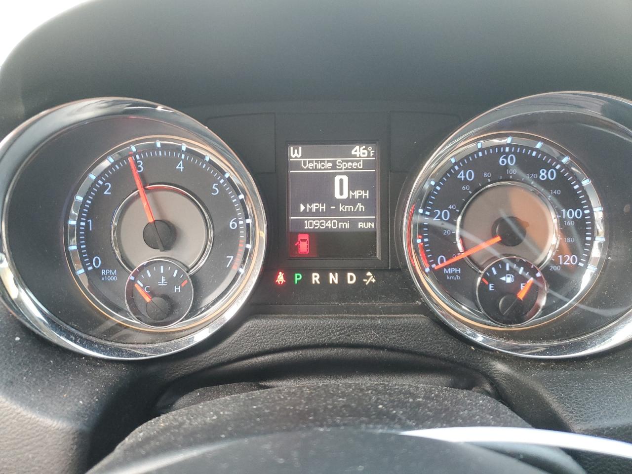 2014 Chrysler Town & Country - Image 9