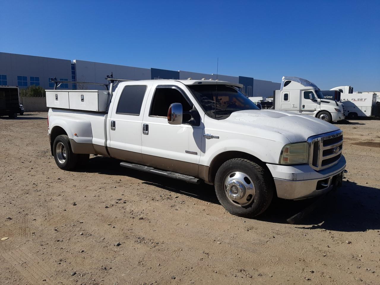 2006 Ford F350 - Image 4