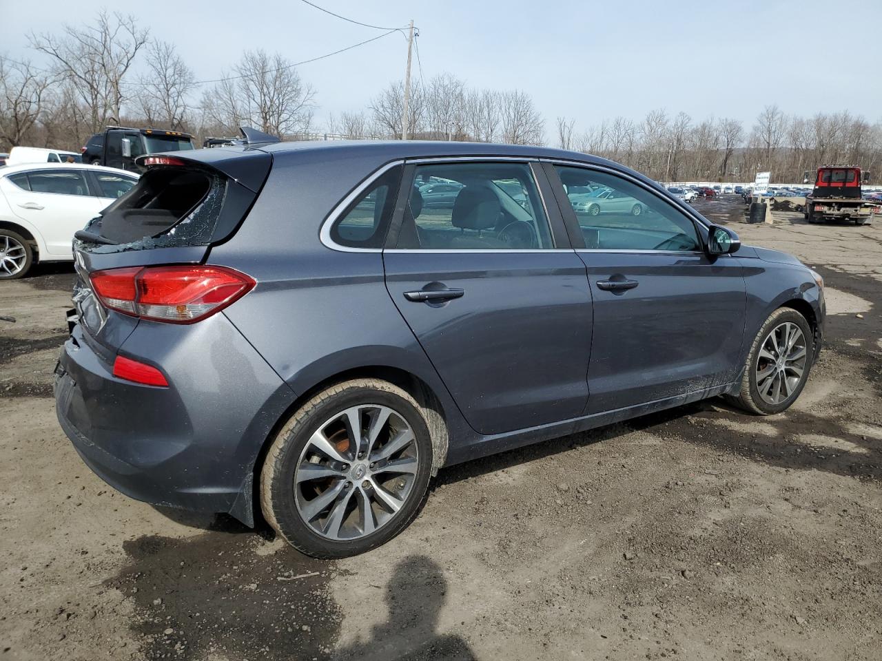 2018 Hyundai Elantra - Image 3