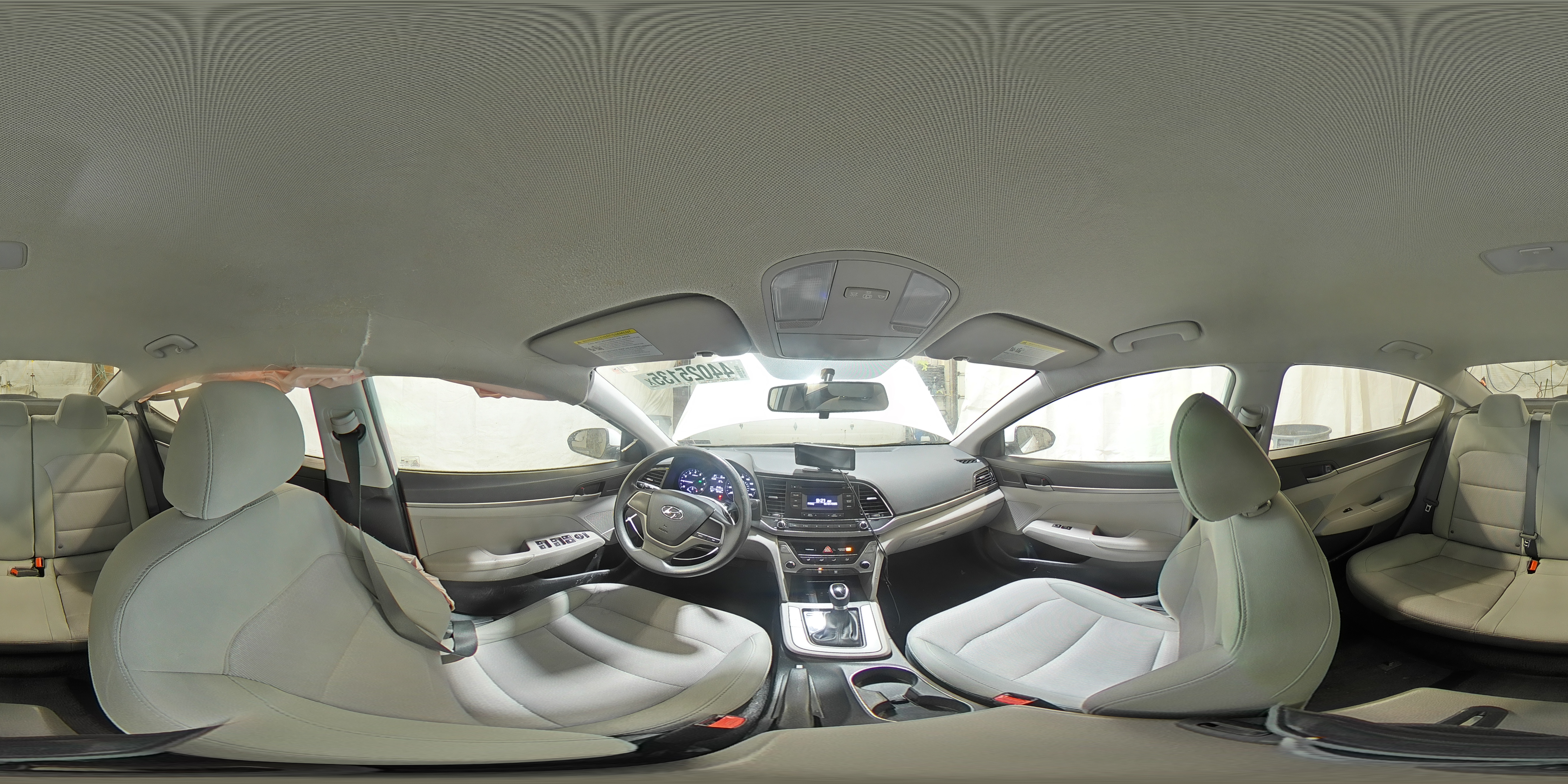 2017 Hyundai Elantra - Image 14