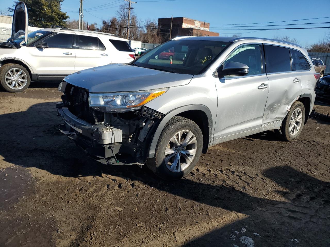 2015 Toyota Highlander - Image 1