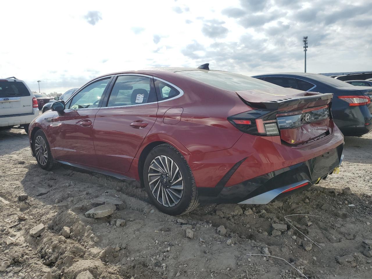 2024 Hyundai Sonata - Image 2