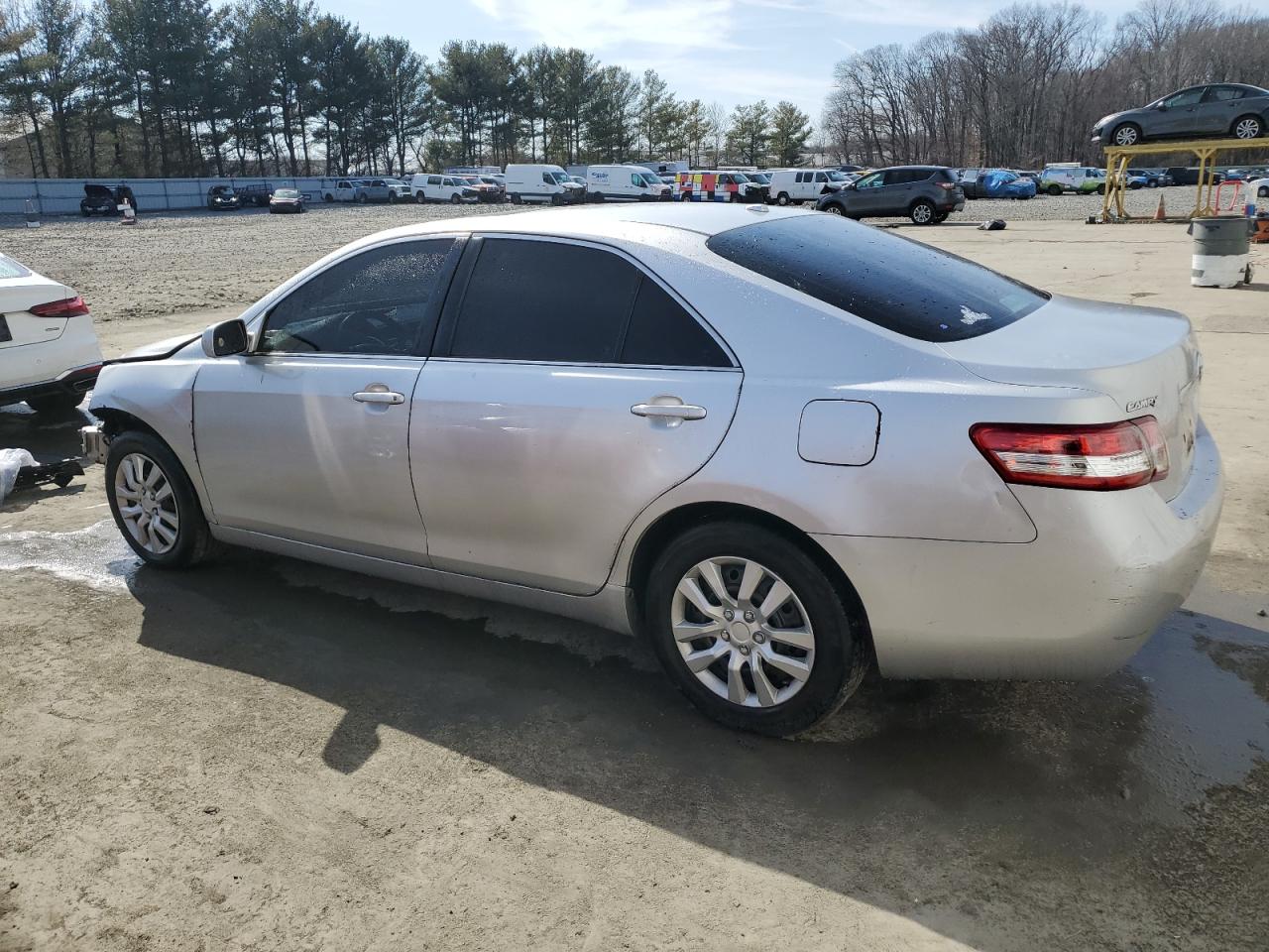 2011 Toyota Camry - Image 2