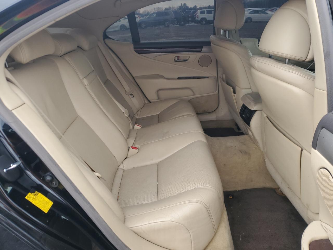 2014 Lexus LS - Image 10
