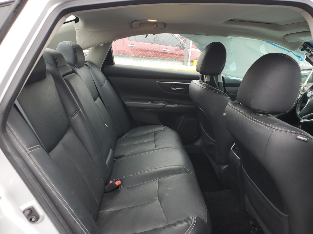 2017 Nissan Altima - Image 10