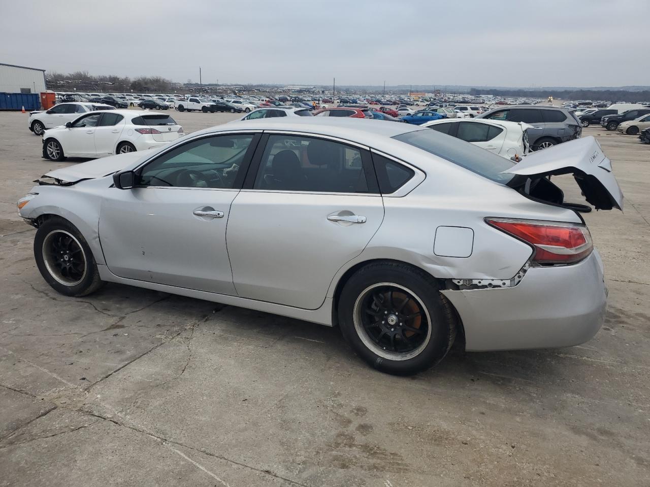2014 Nissan Altima - Image 2