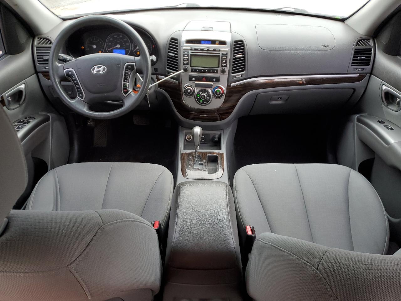 2010 Hyundai Santa Fe - Image 8