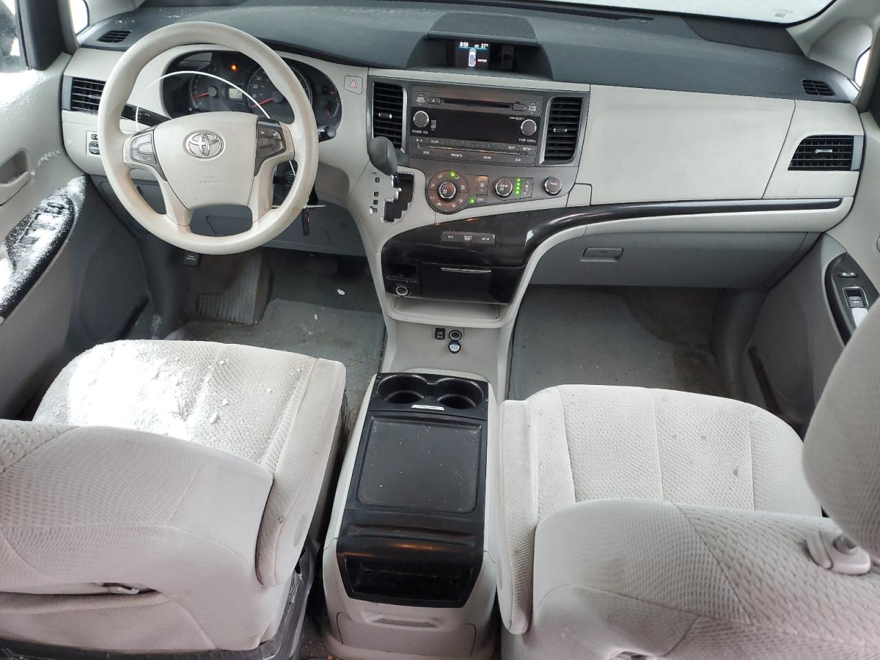 2012 Toyota Sienna - Image 8