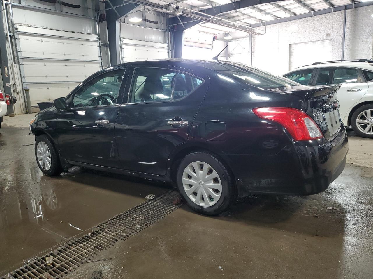 2015 Nissan Versa - Image 2