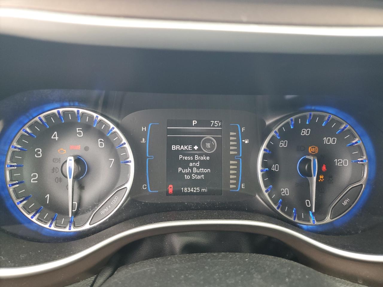 2017 Chrysler Pacifica - Image 9