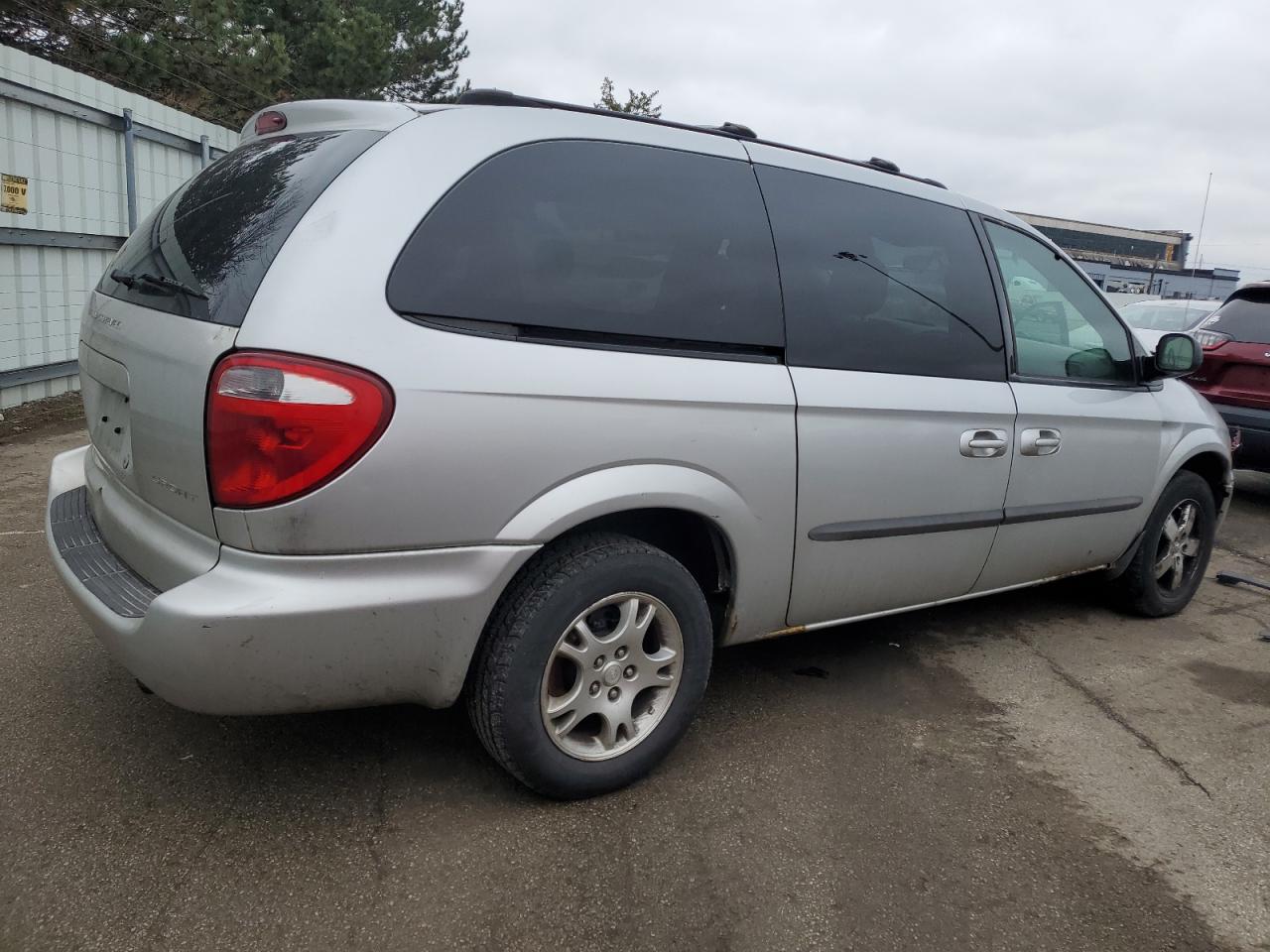 2003 Dodge Caravan - Image 3