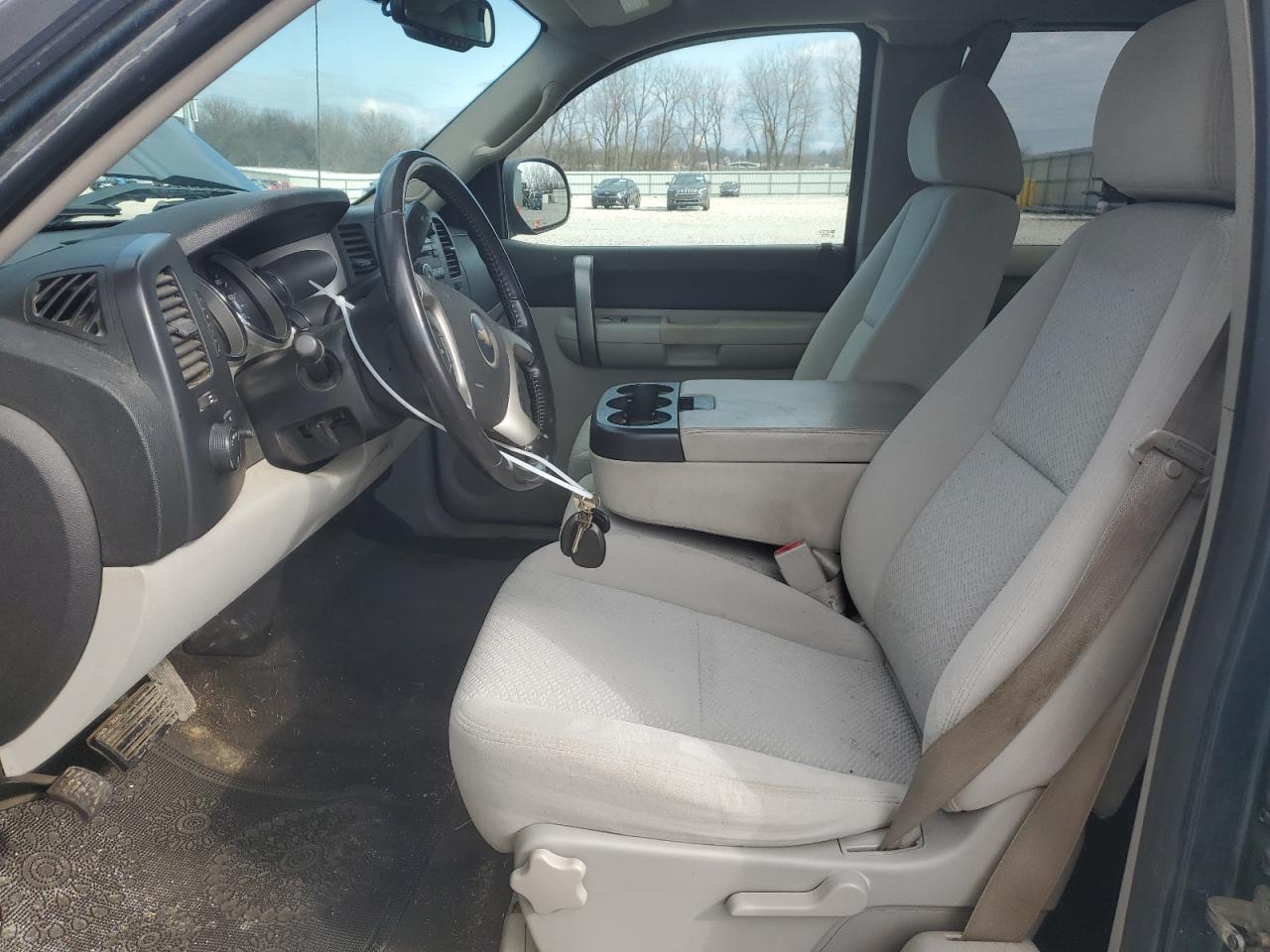 2007 Chevrolet Silverado - Image 7