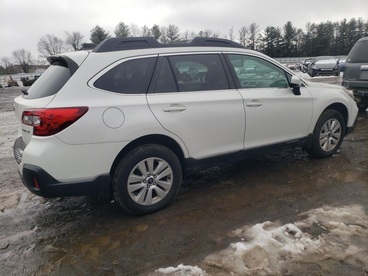 2018 Subaru Outback - Image 3