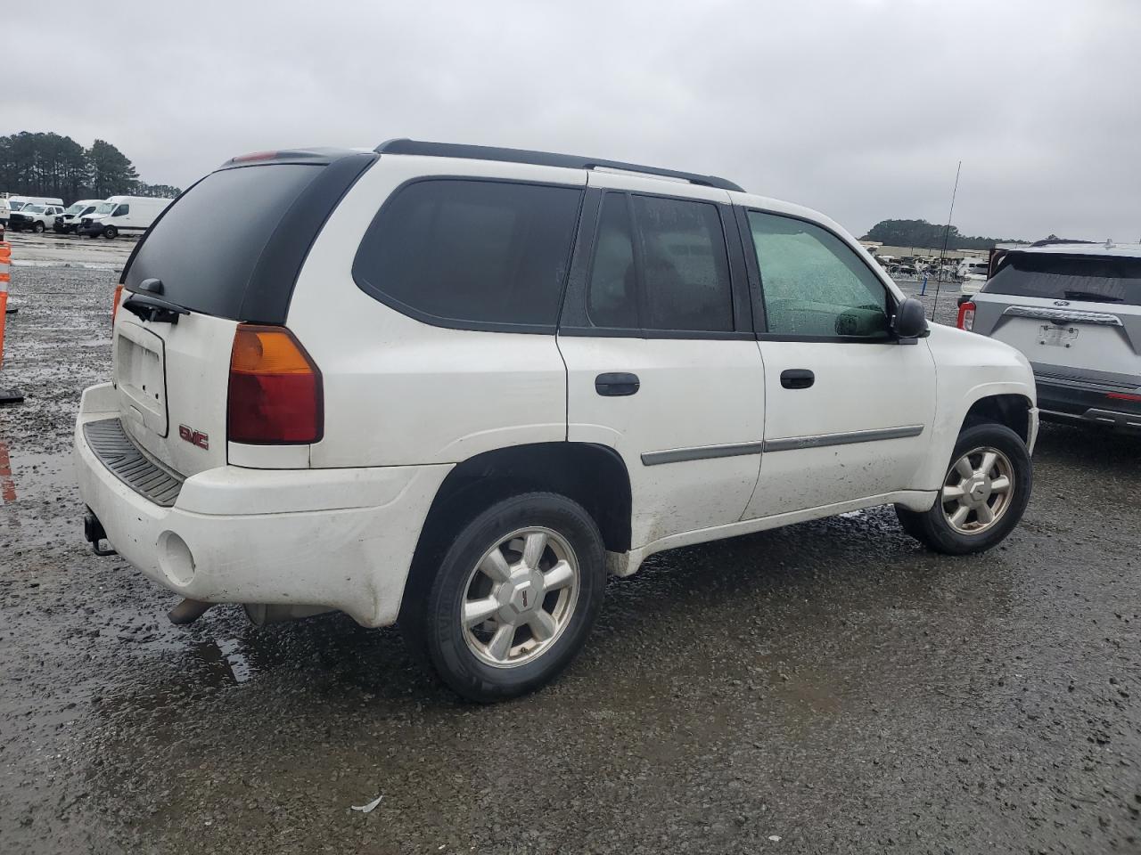 2007 GMC Envoy - Image 3