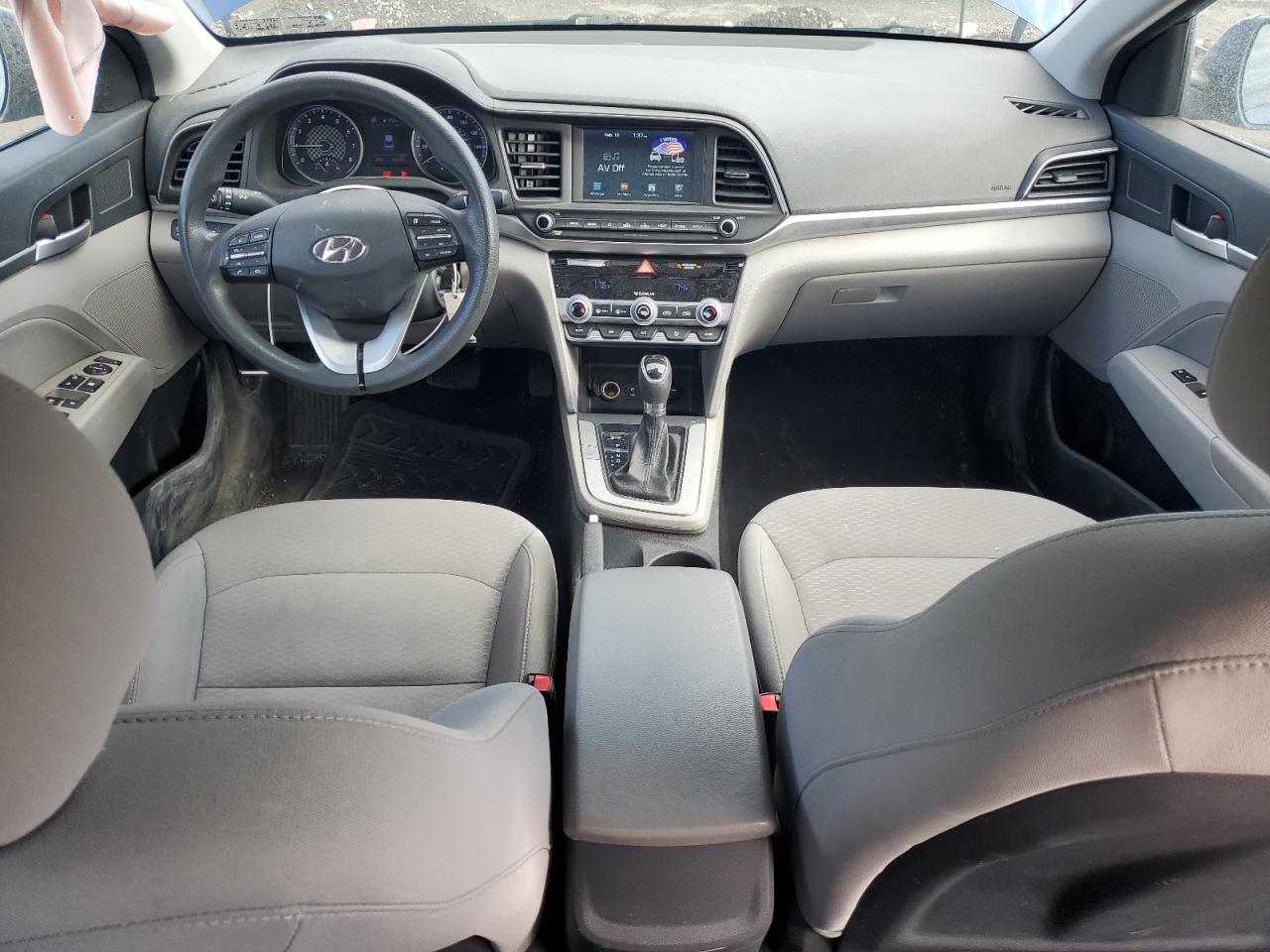 2020 Hyundai Elantra - Image 8