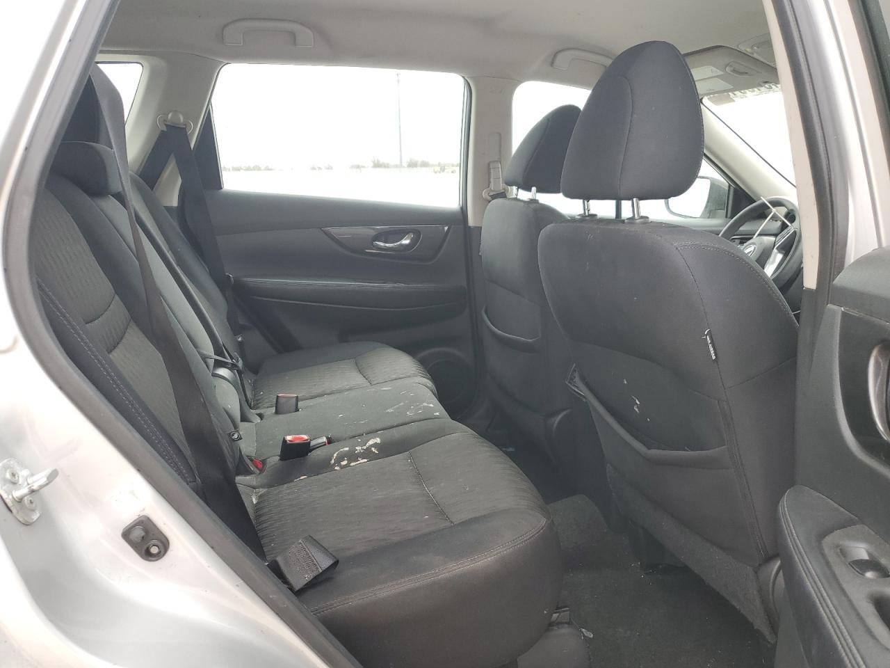 2017 Nissan Rogue - Image 11