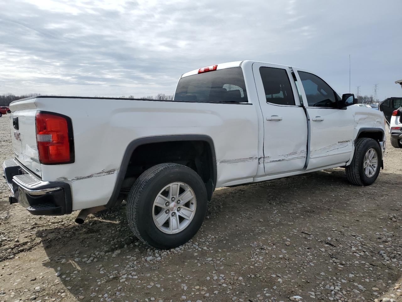 2015 GMC Sierra - Image 3