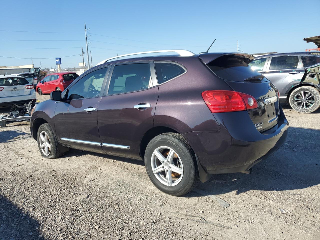 2015 Nissan Rogue - Image 2