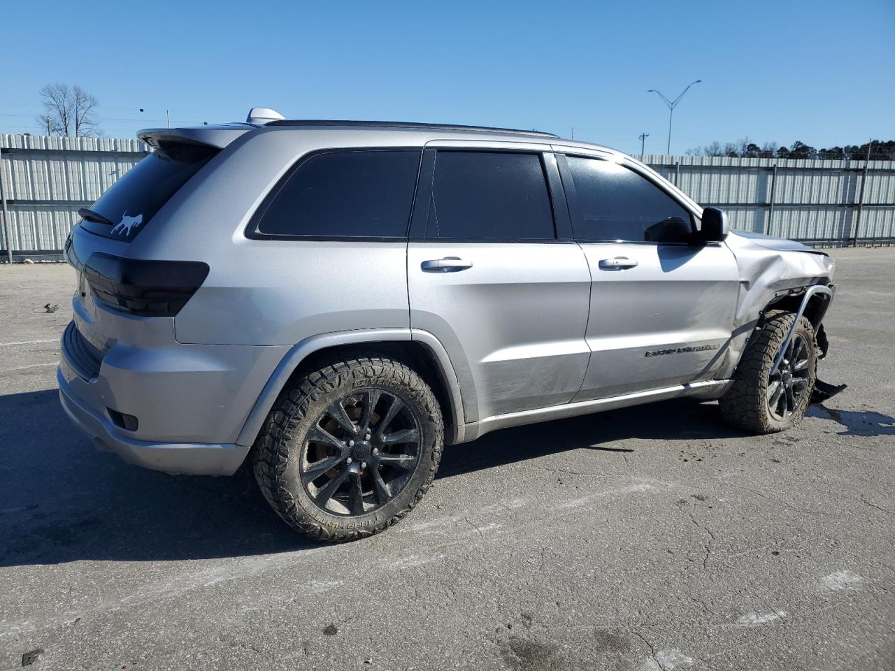 2018 Jeep Grand Cherokee - Image 3