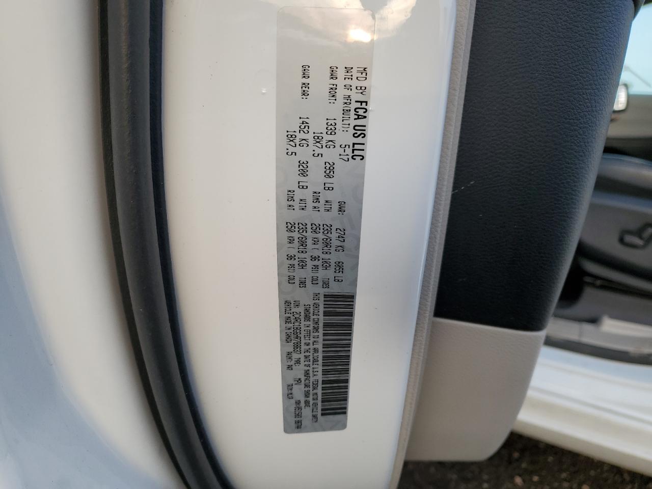 2017 Chrysler Pacifica - Image 15