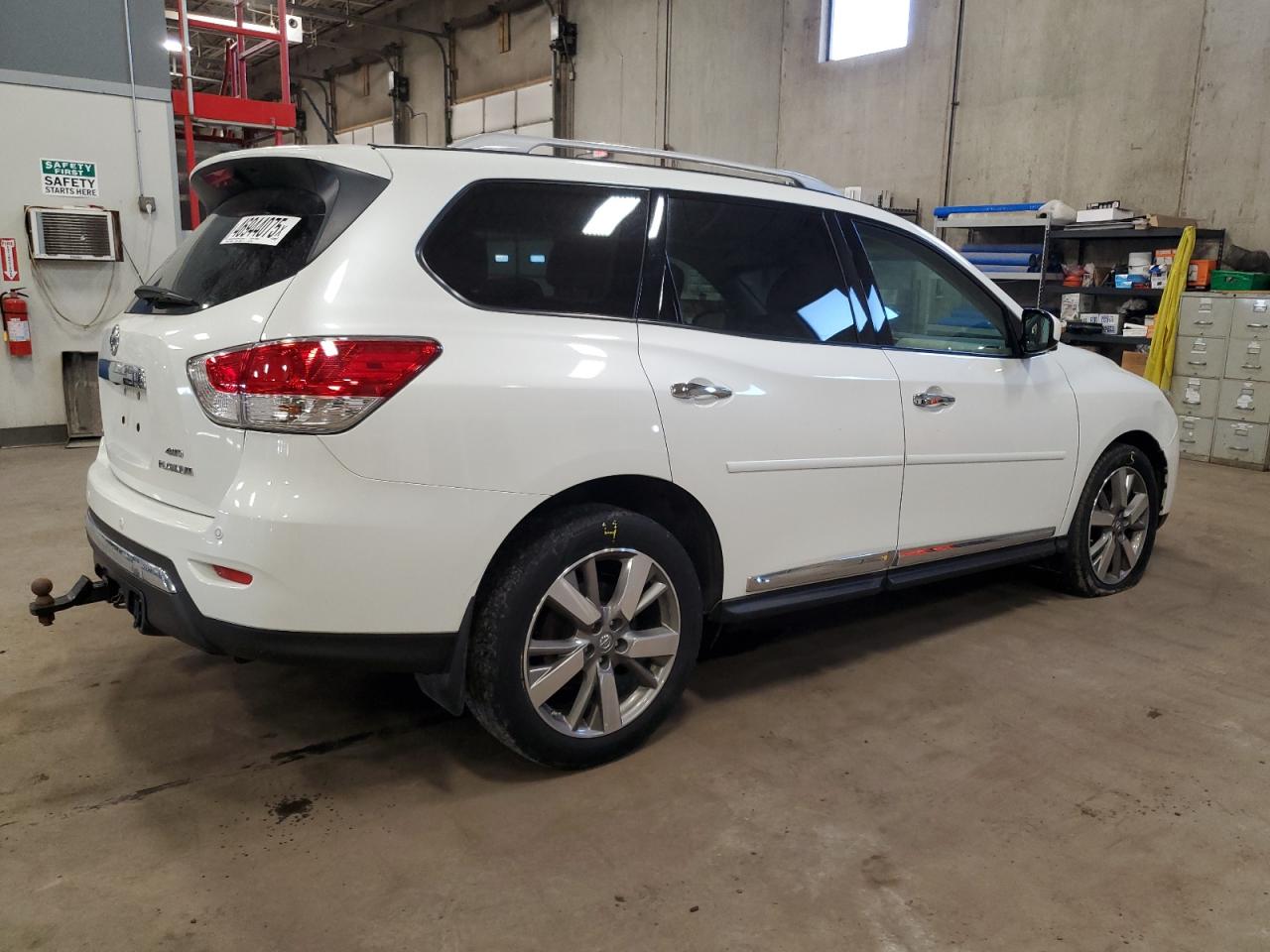 2015 Nissan Pathfinder - Image 3