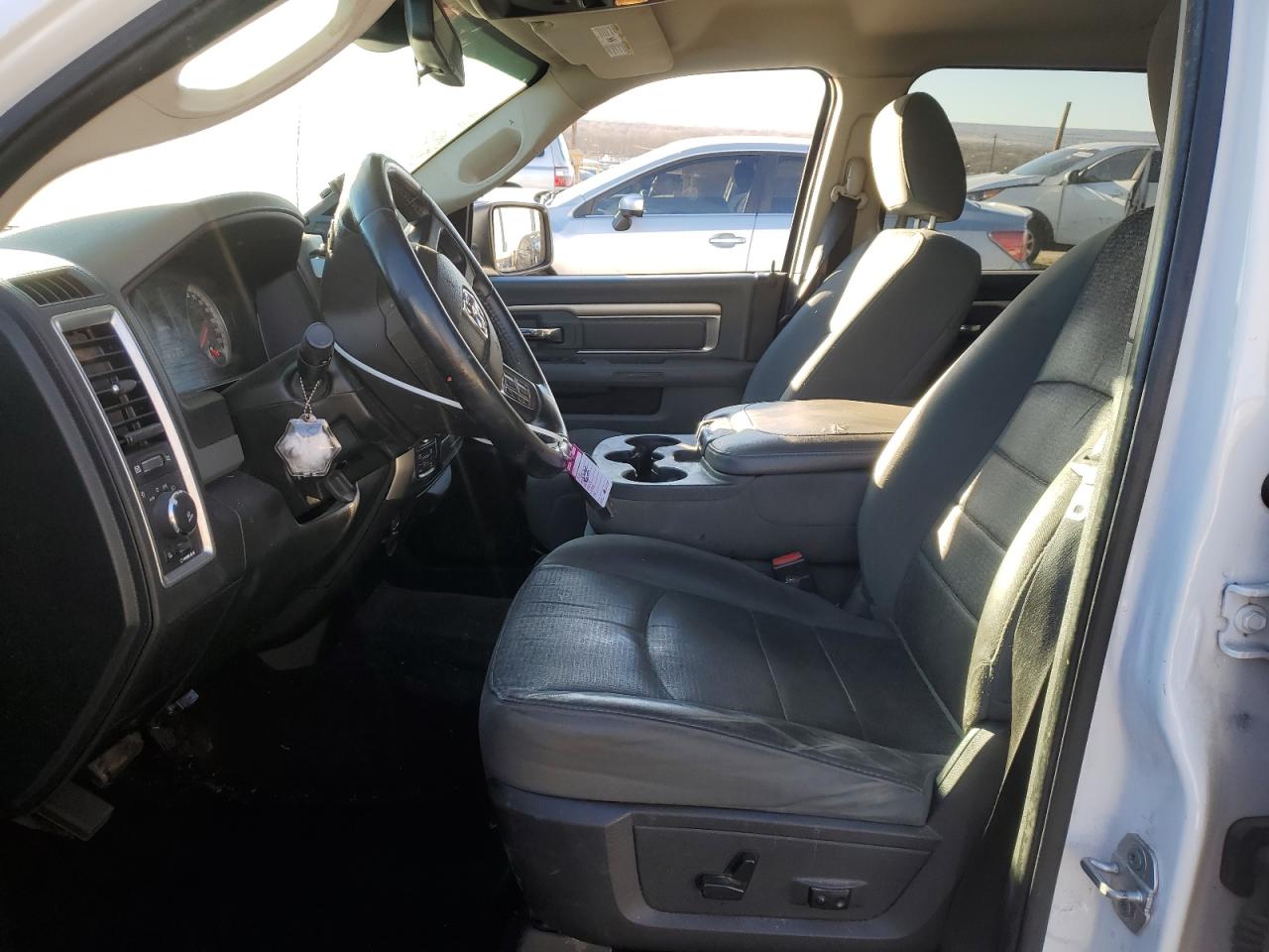 2015 RAM 1500 - Image 7