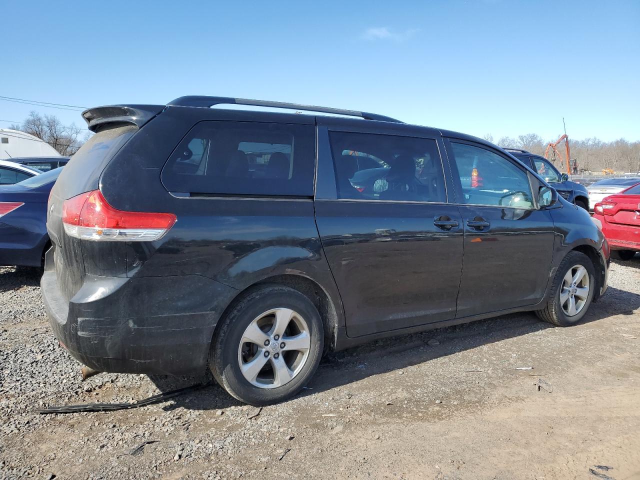 2013 Toyota Sienna - Image 3
