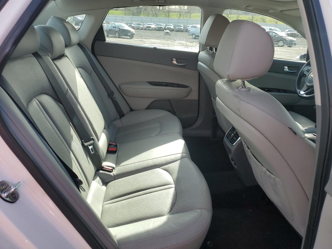 2017 Kia Optima - Image 10