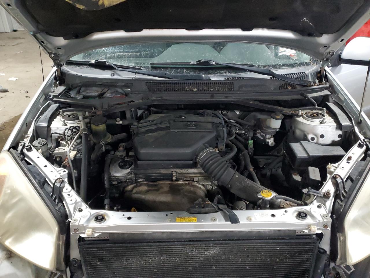 2004 Toyota RAV 4 - Image 12