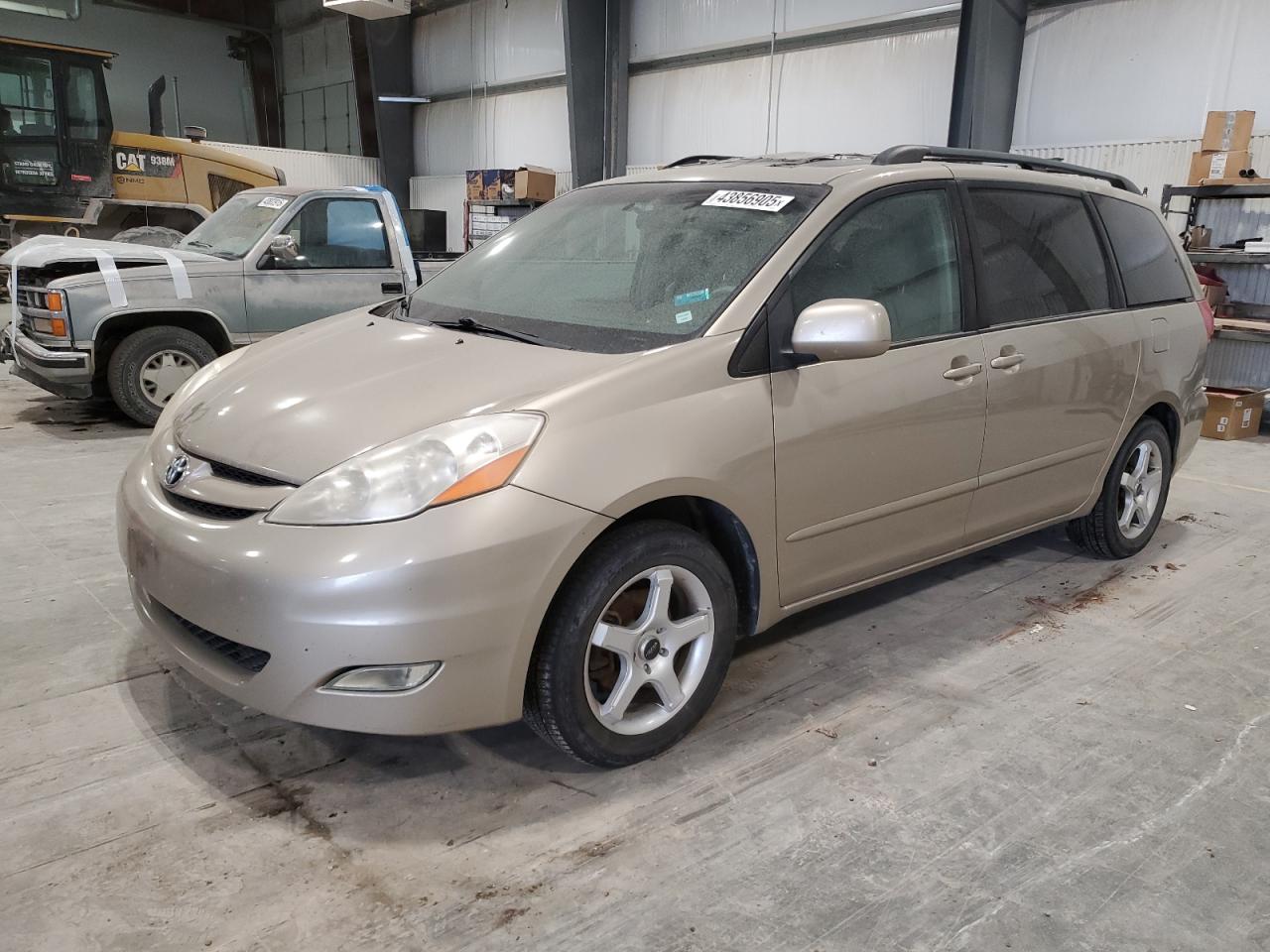 2006 Toyota Sienna - Image 1