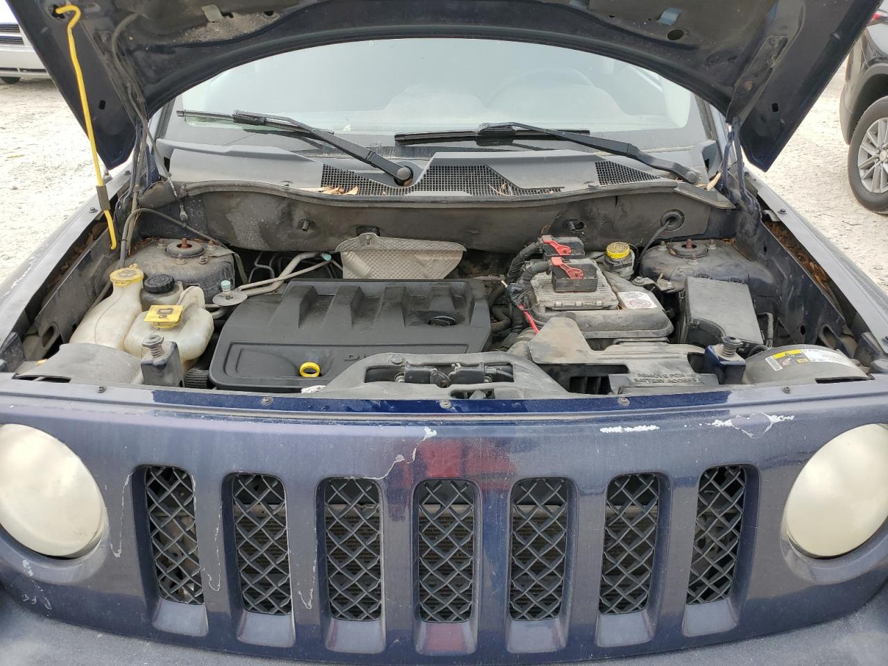 2014 Jeep Liberty (Patriot) - Image 12