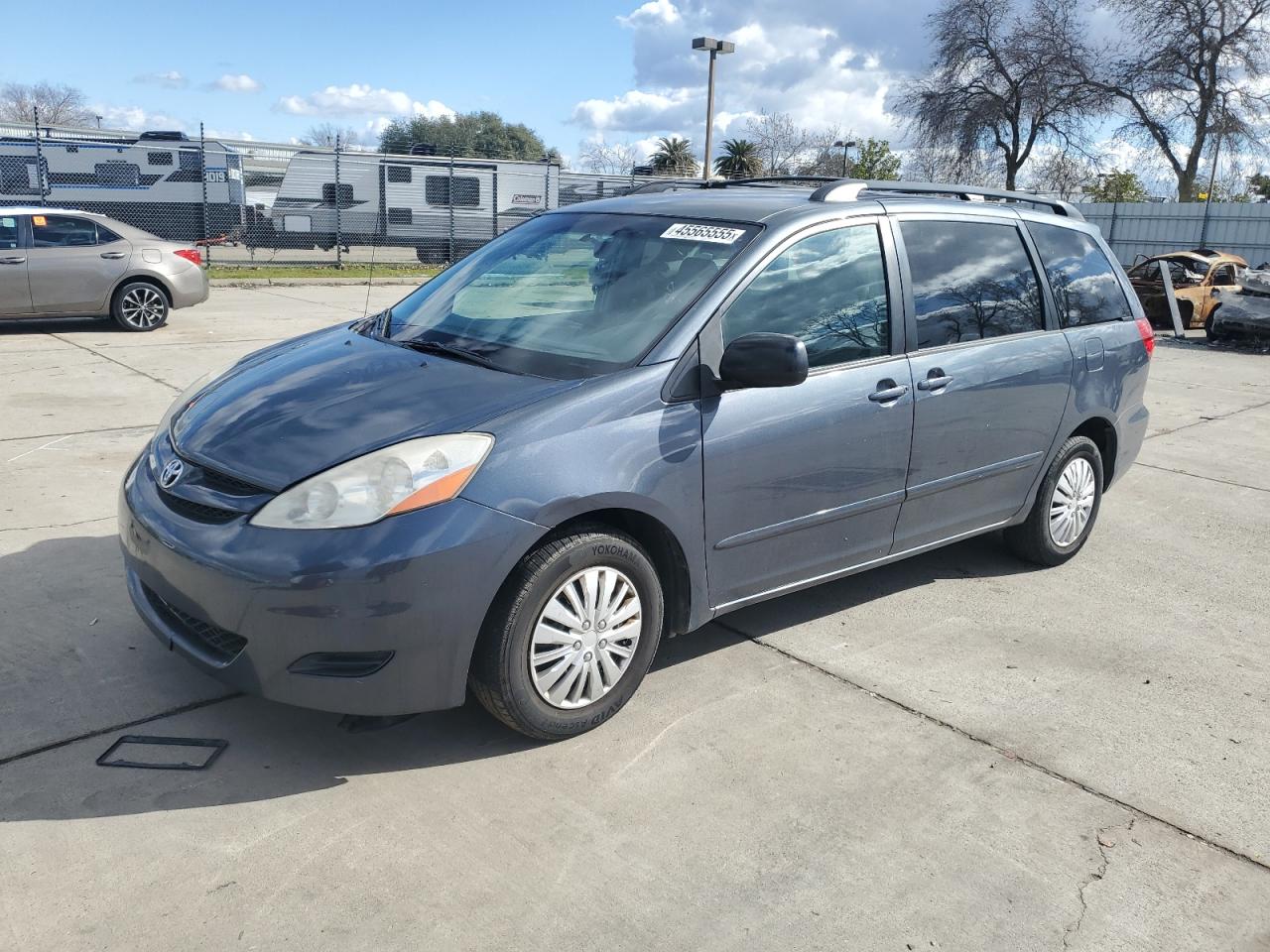 2010 Toyota Sienna - Image 1