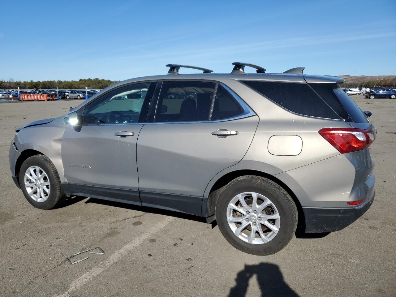 2018 Chevrolet Equinox - Image 2