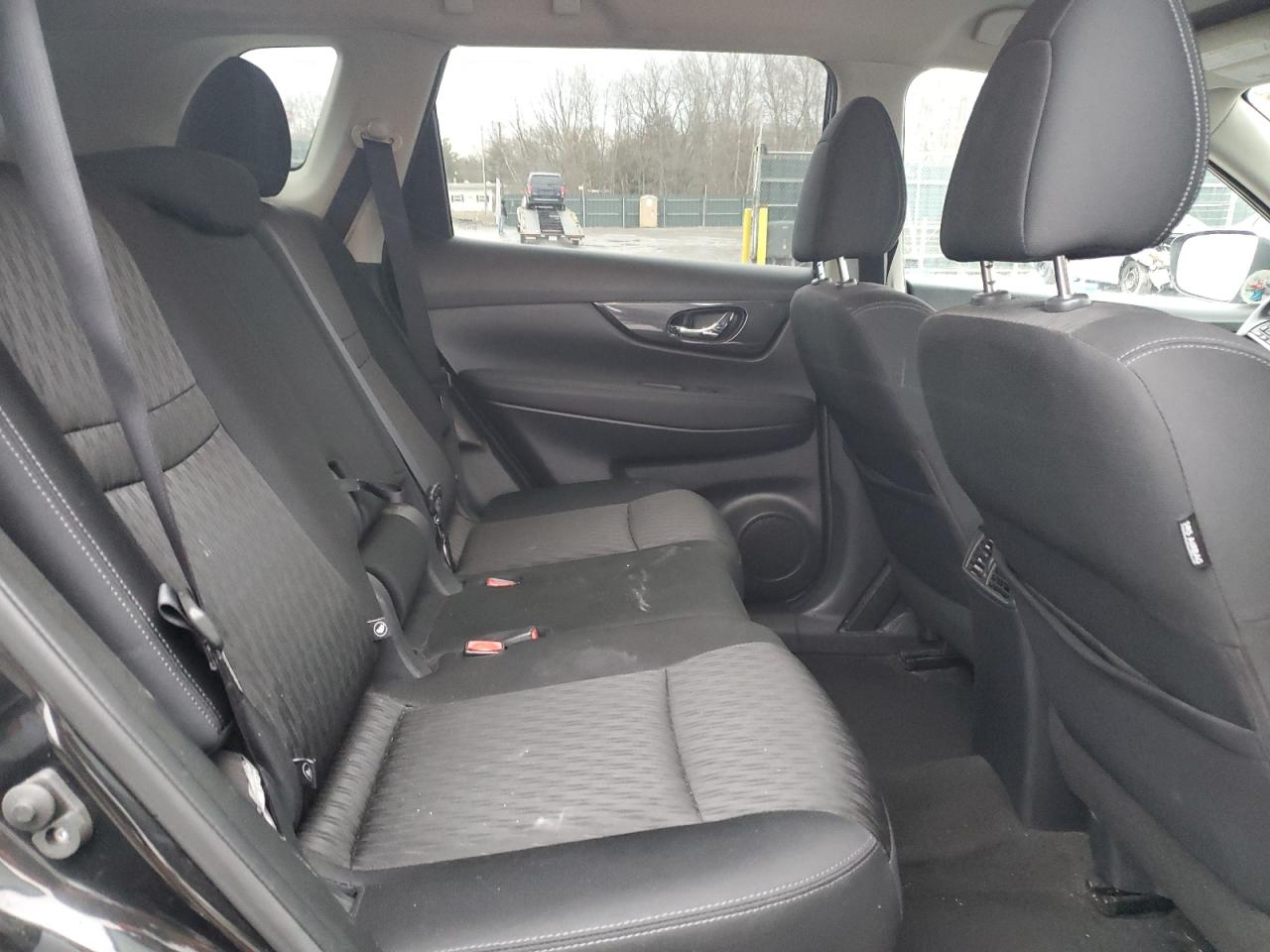 2017 Nissan Rogue - Image 11