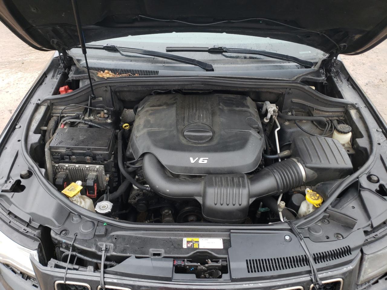 2015 Jeep Grand Cherokee - Image 11