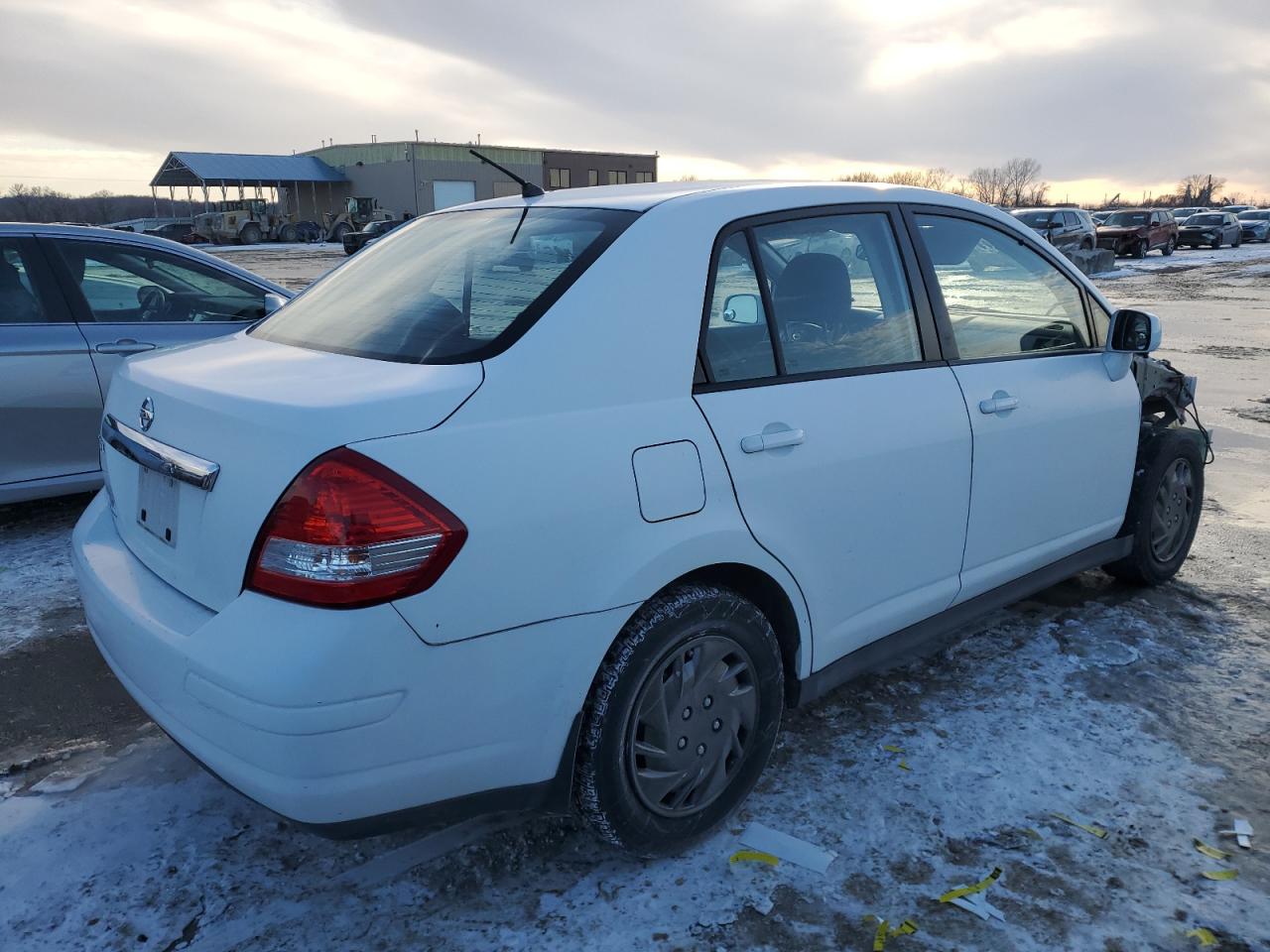2011 Nissan Versa - Image 3
