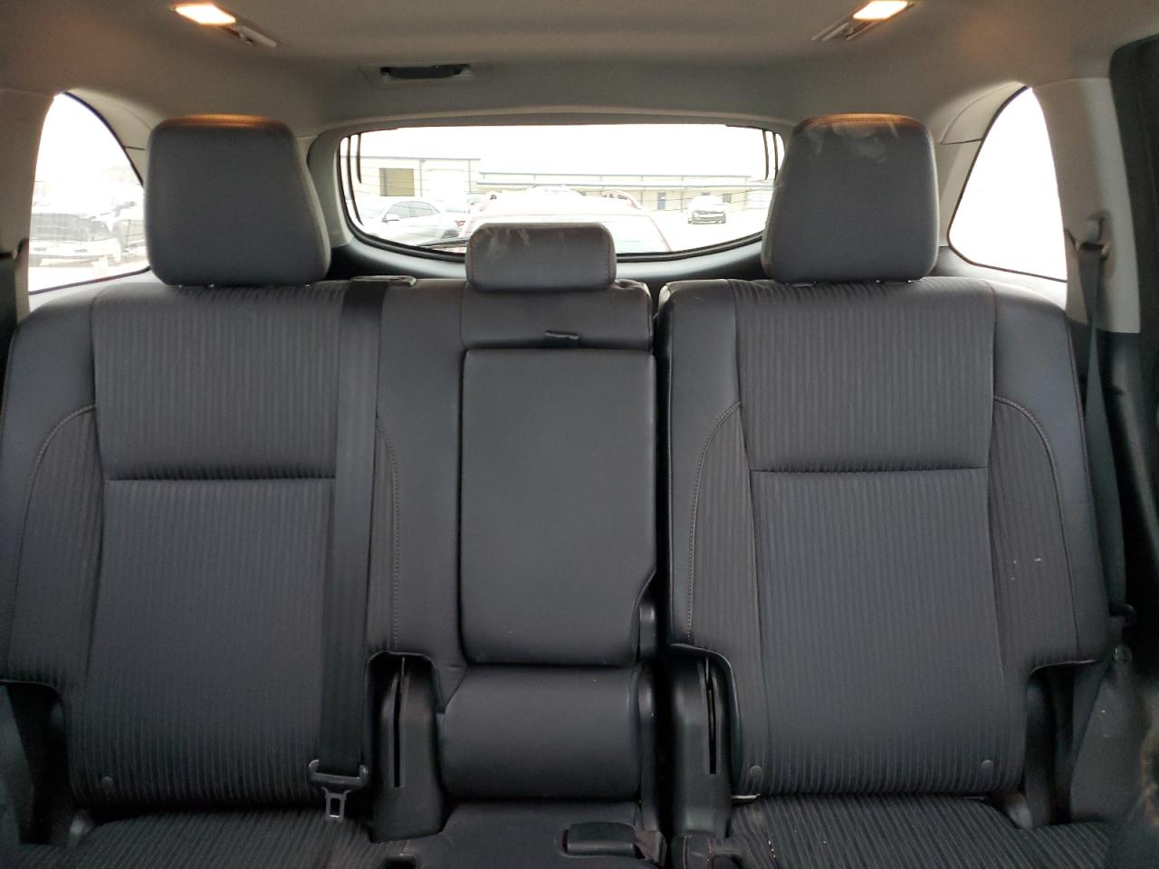 2015 Toyota Highlander - Image 10