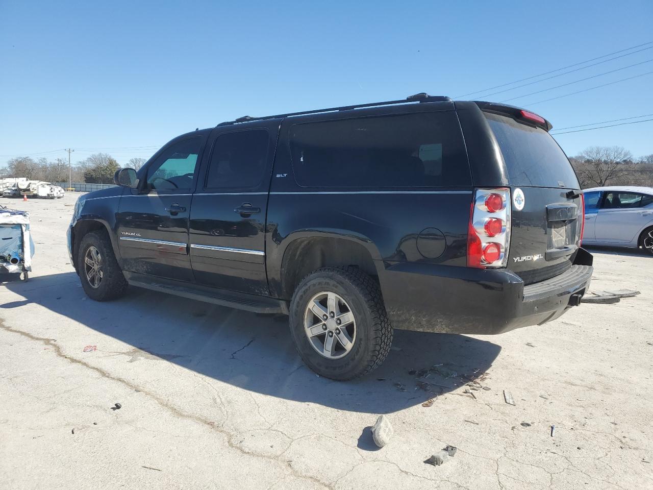2014 GMC Yukon - Image 2