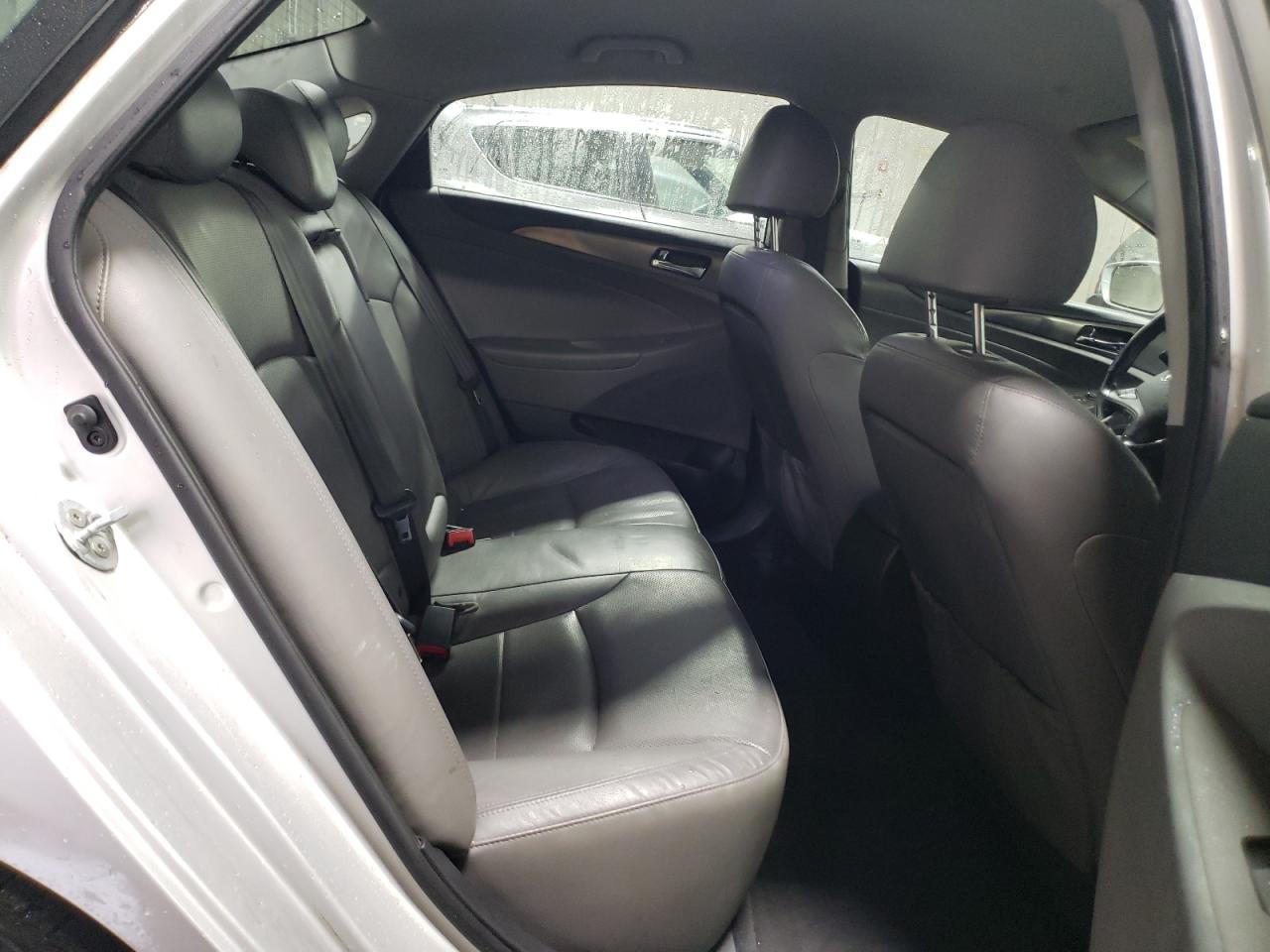 2015 Hyundai Sonata - Image 10
