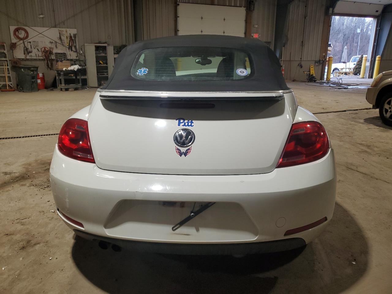 2016 Volkswagen Beetle - Image 6