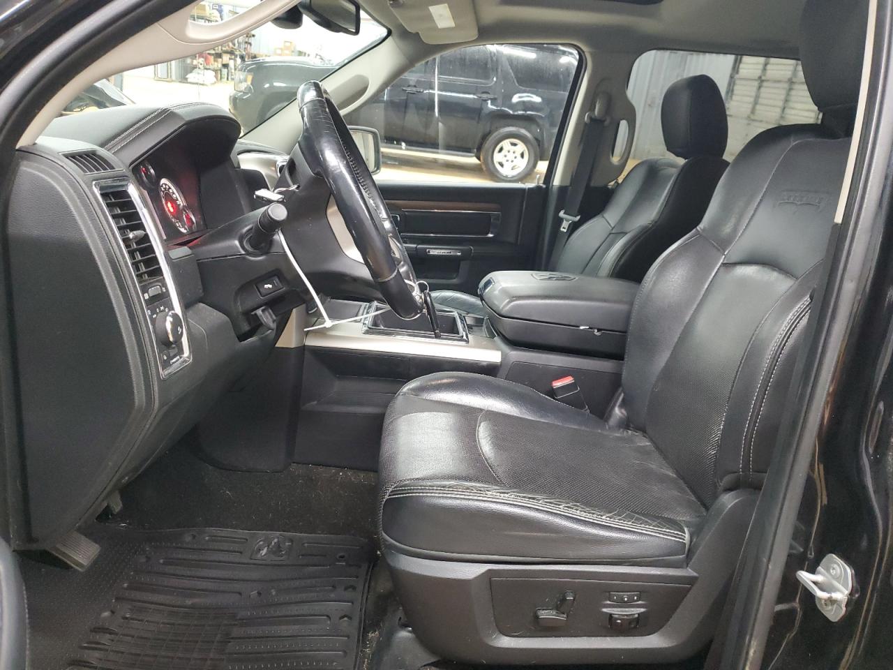 2015 RAM 1500 - Image 7